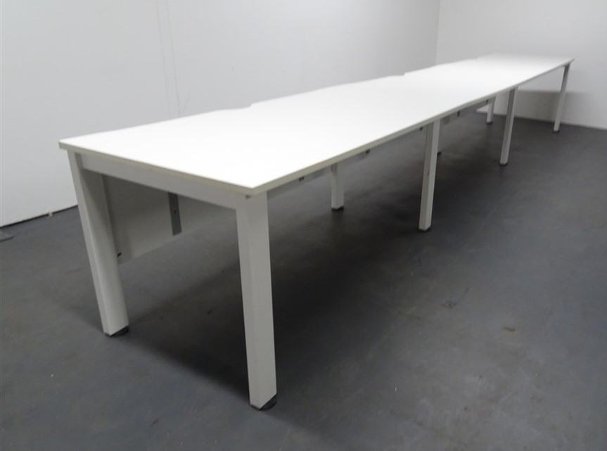 DSC04718.jpg 1600W Mm Bank Of 3 Bench Desks - Image 1