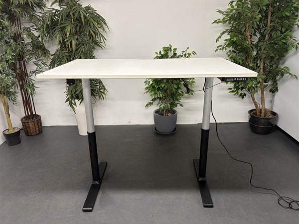 Used White Electric Height Adjustable Sit Stand Desk 1400 mm