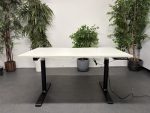 White Electric Height Adjustable Sit Stand Desk 1400 mm - Image 2